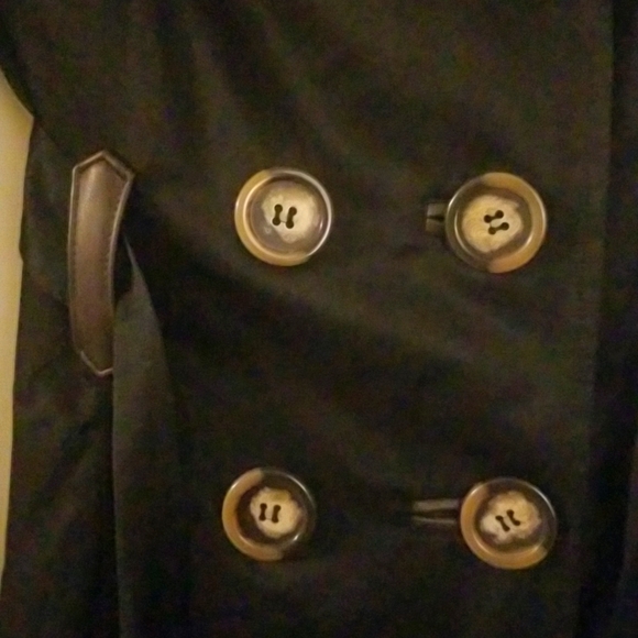 Pizazz: short belted trench coat - Picture 7 of 9